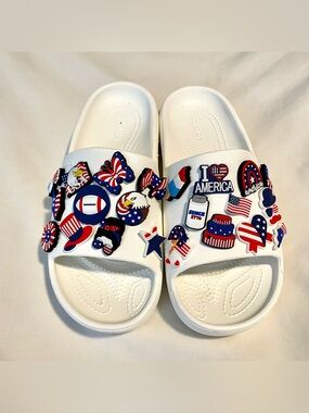 *EUC* Classic CROCS Slides - Size Wmn 9/Men 7 - White Sandals -Patriotic Jibbitz